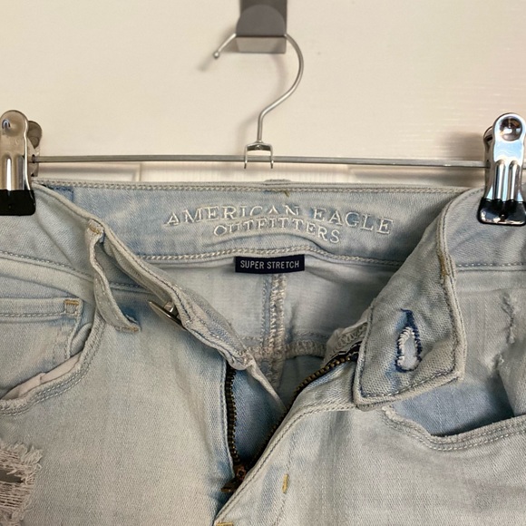 Distressed Skinny Jean - Picture 5 of 7